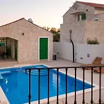 Semesterbostad Stunning In Privlaka (Zadar)