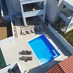 Stunning In Semesterbostad Privlaka (Zadar)