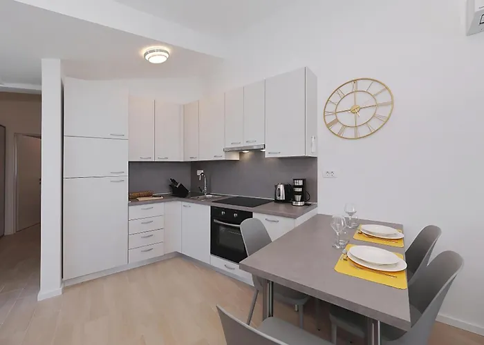 Stunning In Holiday home Privlaka (Zadar)